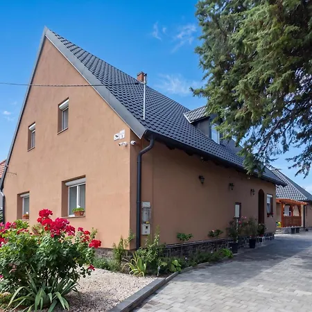 Hunter's Badacsony Apartament *